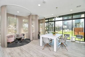Interior - Moon room studio -Houston heights on Washington Ave. (Houston)