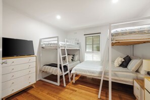 Iron/ironing board, WiFi, bed sheets - Island Seascape | 5 Min Walk to Beach (Cowes)
