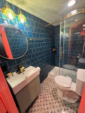 Bathroom - Benson Bunny Pink Hole (Omaha)