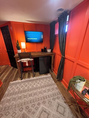 Interior - Benson Bunny Pink Hole (Omaha)