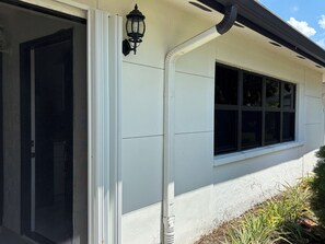 Exterior detail - Modern Luxury Apartment for Rent | Fully Furnished   (Naples)