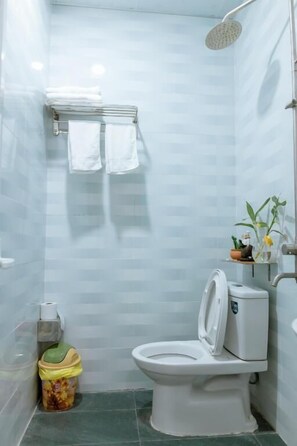 Bathroom - Thanh Tinh Hotel - Khach san Phu Yen (Tuy Hoa)