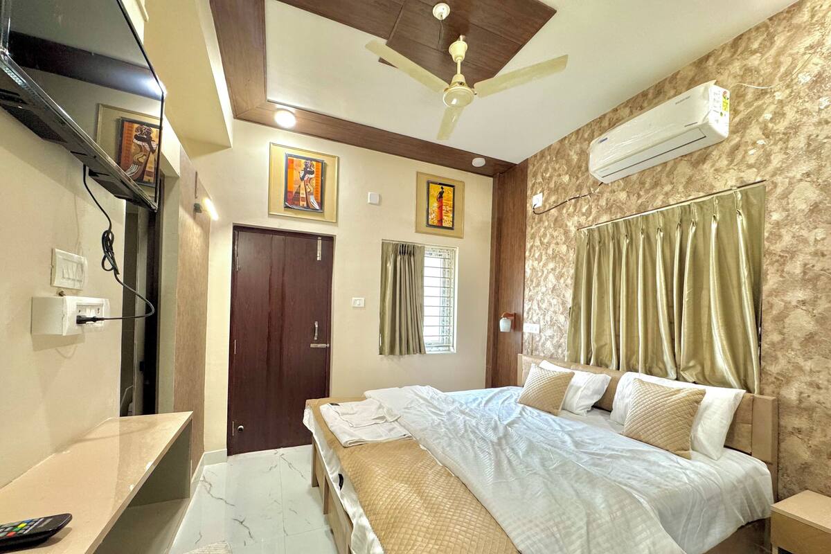 Basic Single Room, 1 Queen Bed, Smoking, Air conditioning