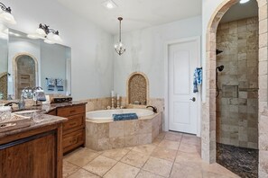 Shower, hair dryer, towels, toilet paper - Pedernales Riverfront Entertainment Retreat • Pool • 6BR • Patio Lake Travis (Spicewood)