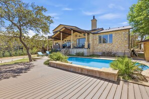 Exterior - Charming house in pleasant Spicewood perfect for a relaxing getaway (Spicewood)