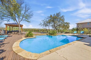 Pool - Charming house in pleasant Spicewood perfect for a relaxing getaway (Spicewood)
