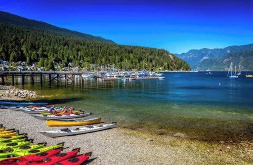 Cozy Deep cove Retreat near Quarry Rock North Vancouver BC