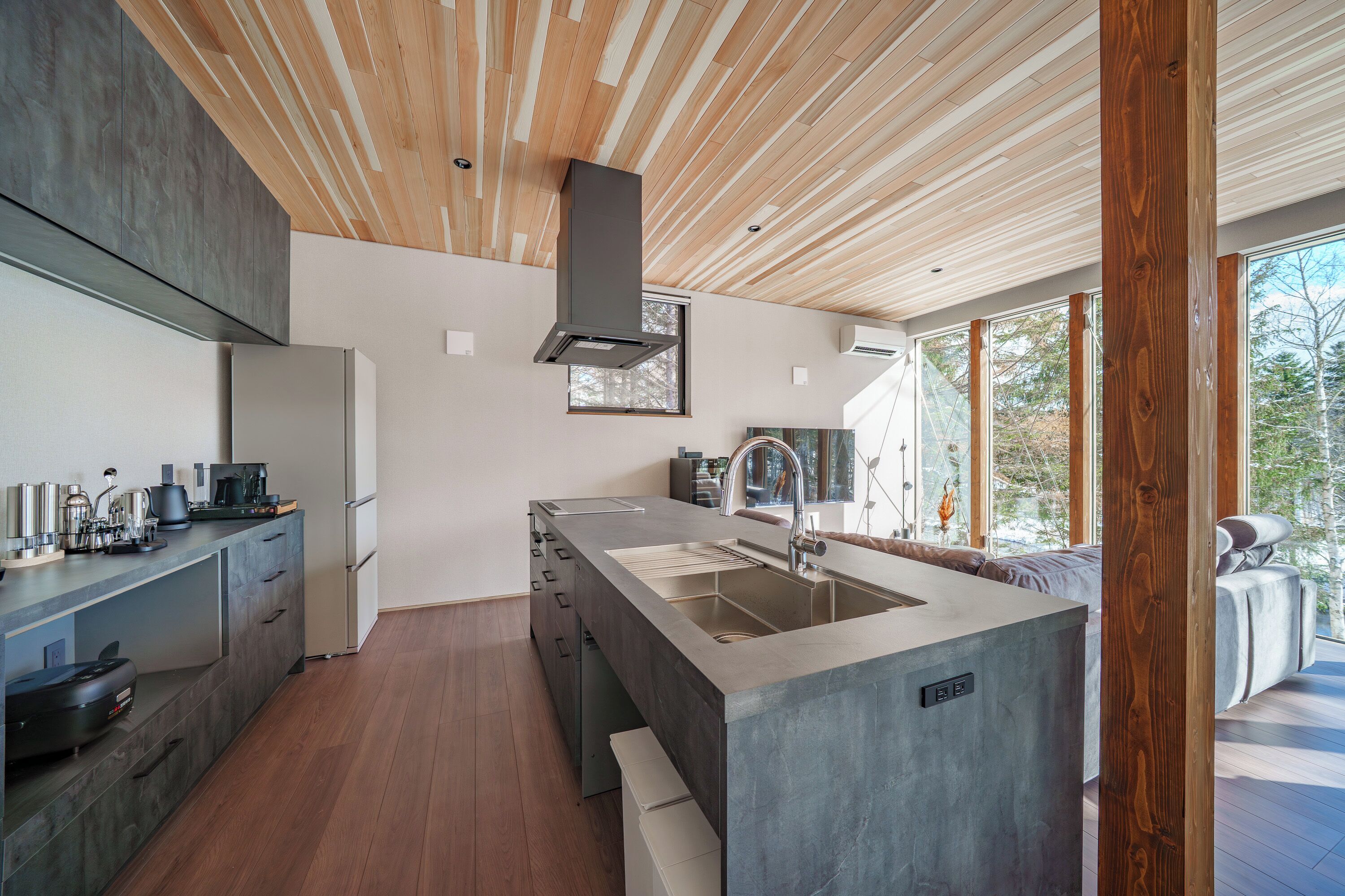 Luxury Villa, Mountain View | Private kitchen