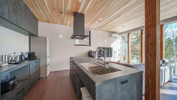 Luxury Villa, Mountain View | Private kitchen