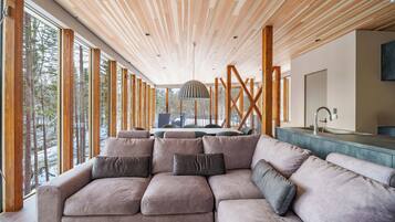 Luxury Villa, Mountain View | Free WiFi, bed sheets