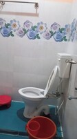Ducha, cabezal de ducha tipo lluvia, pantuflas, bidet