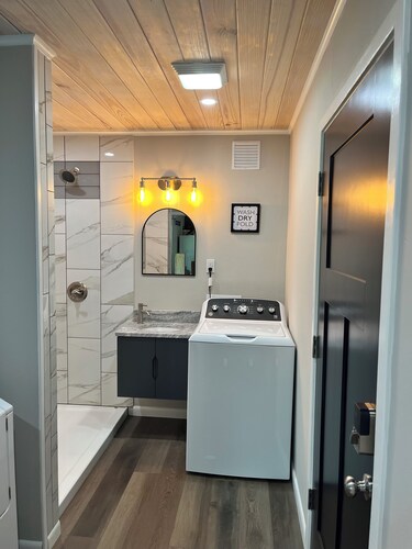 The Diamond Flat is your ideal home base - centrally located and spacious!