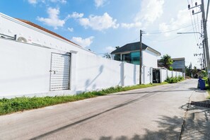 บริเวณภายนอก