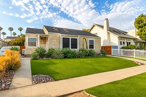 Exterior - Block to Beach Family Home w/ King Bed, Jacuzzi & BBQ (San Diego)