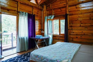 Habitación cuádruple Deluxe | Ropa de cama hipoalergénica, escritorio, sistema de insonorización
