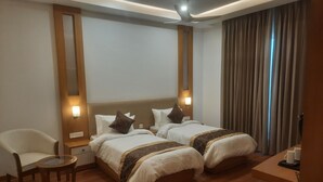 豪華雙人或雙床房, 公園景觀 | 迷你吧、客房內保險箱、書桌、筆電工作空間