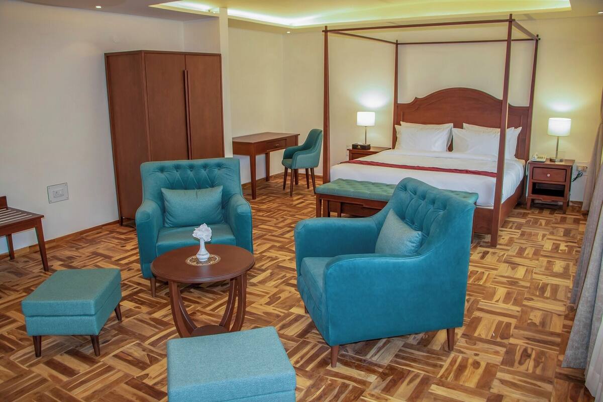 Executive Suite, River View