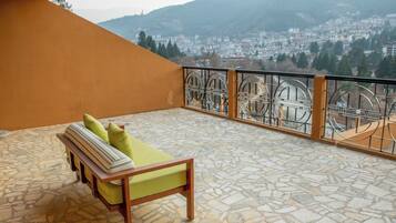 Executive-Suite, Flussblick | Terrasse/Patio