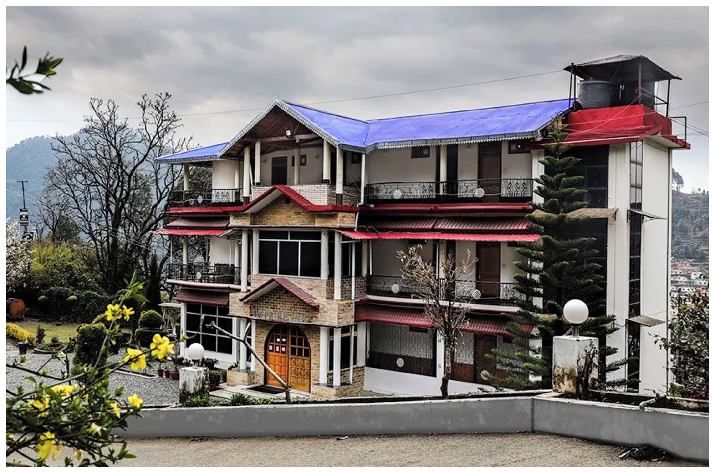 المنشأة من الخارج