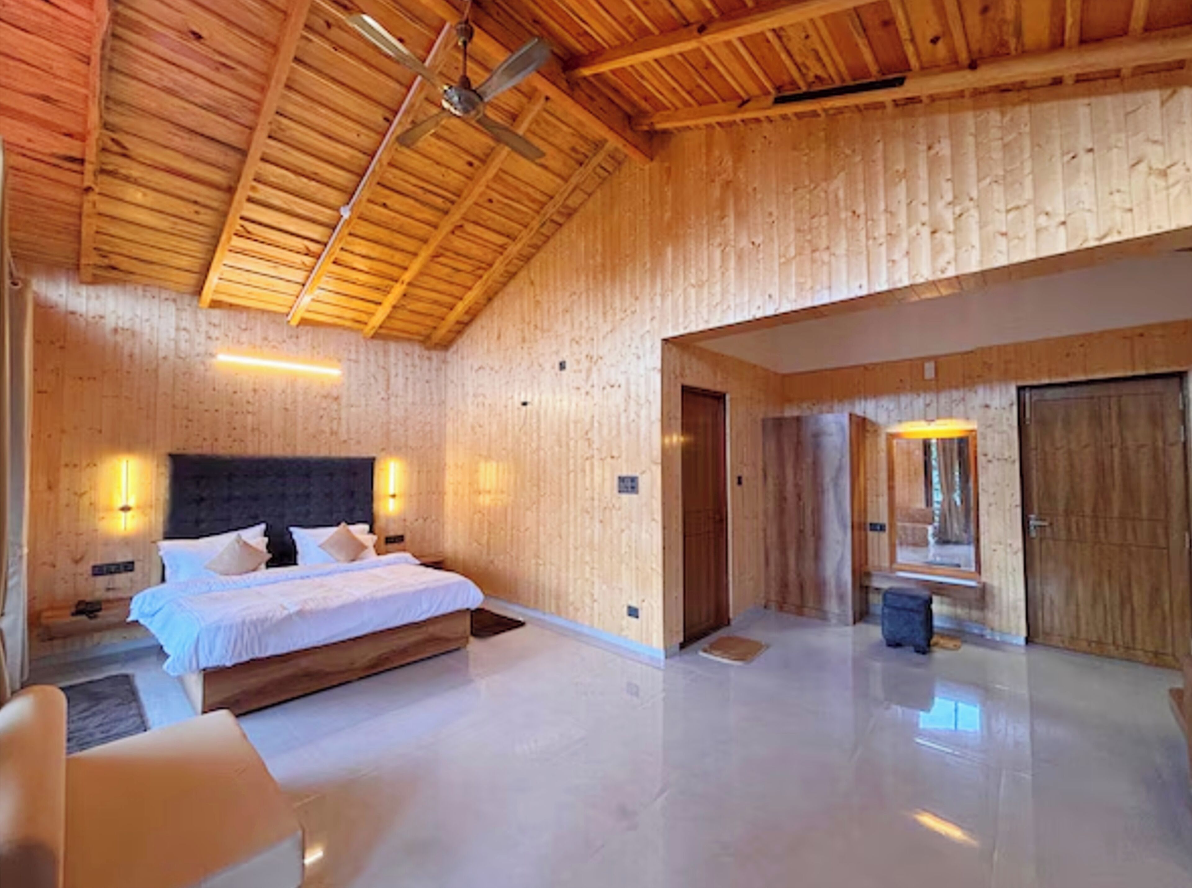 Kamar Double Deluks, Beberapa Tempat Tidur | Pemandangan dari kamar