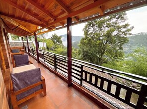 Interior - Luxury Hotel Sapphire Inn-Mountain View (Bhimtal)