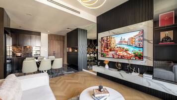 Deluxe Apartment, 3 Bedrooms, City View