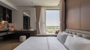 Deluxe Apartment, 3 Bedrooms, City View