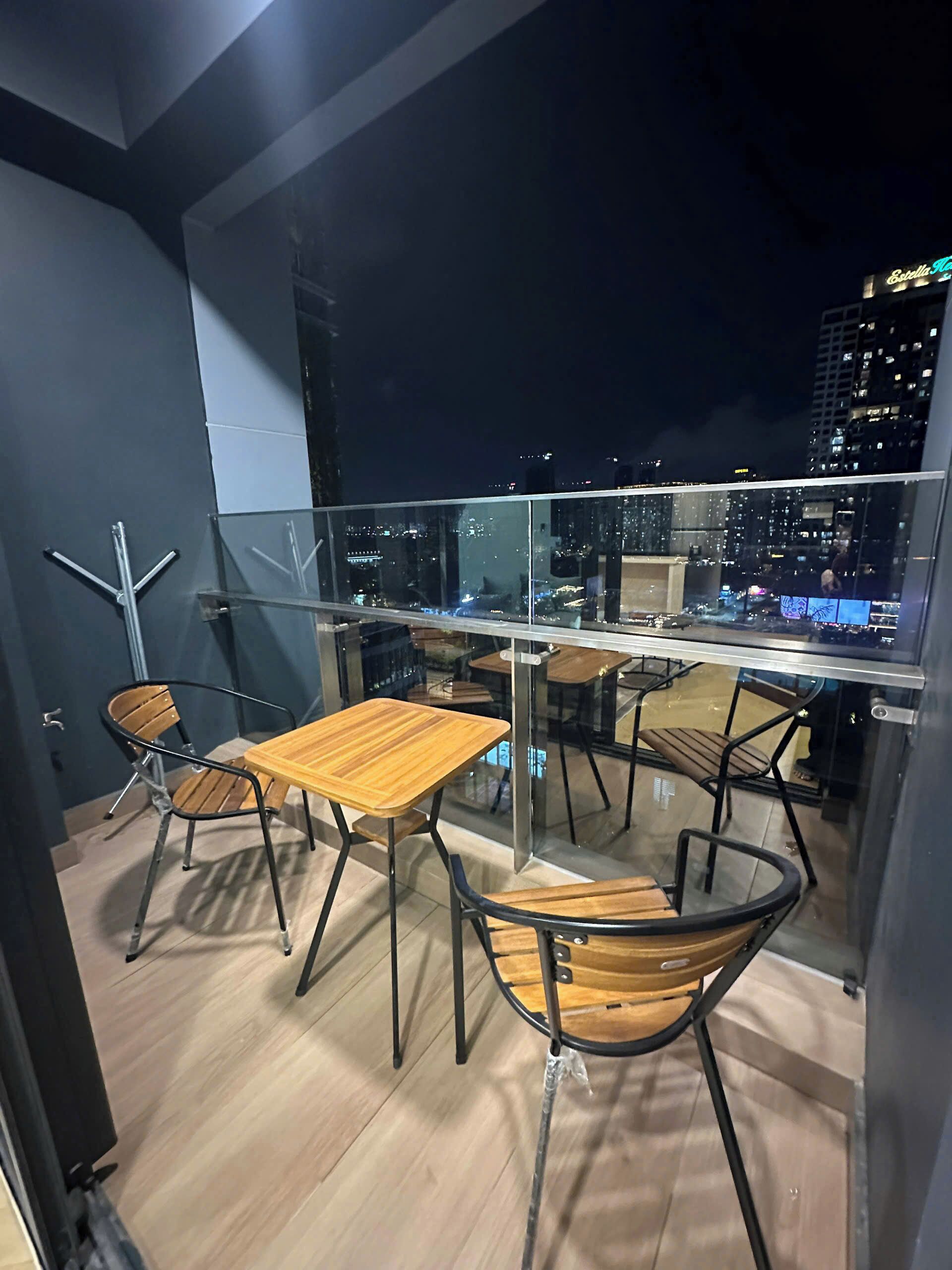 Deluxe Apartment, City View | Outdoor dining