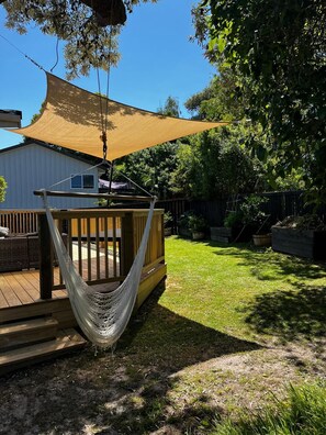 Terrace/patio - Peaceful Coastal Retreat - Perfect for the family & pet friendly! (Whangaparāoa)