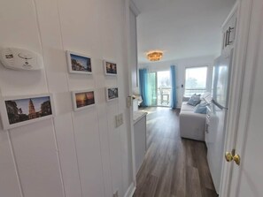 Living area - Oceanfront • Private Beach + Pier • Best View (Isle of Palms)