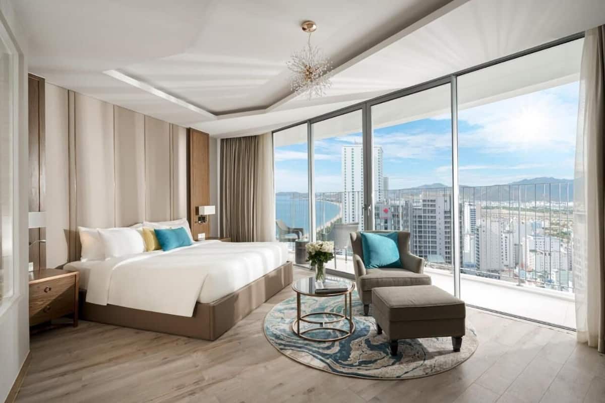 Deluxe Studio, Partial Ocean View