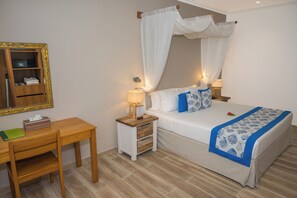 9 bedrooms, iron/ironing board, WiFi, bed sheets