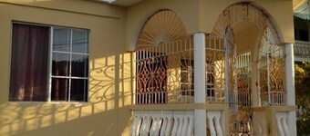 Room With Queen Size Bed