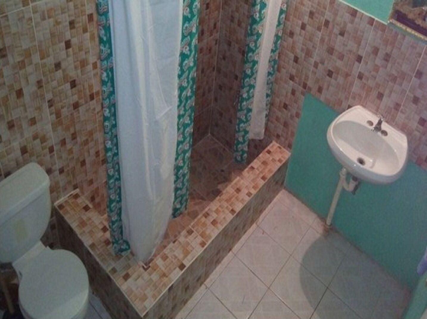 Hair dryer, towels