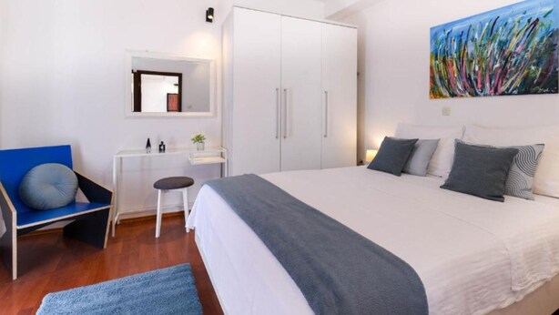 Hus (Two Bedroom Holiday Home)