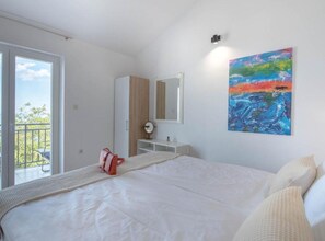 House (Two Bedroom Holiday Home) | 2 bilik tidur, katil bayi/kot (surcaj) 