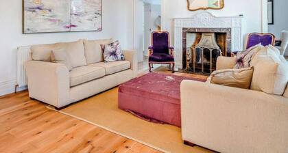 Spacious Edwardian house ideal for corporate stays