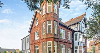 Spacious Edwardian house ideal for corporate stays