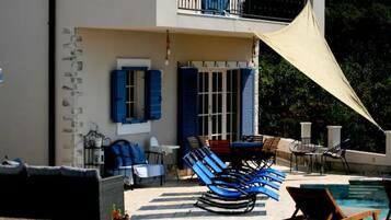 House (Four bedroom Villa) | Outdoor pool