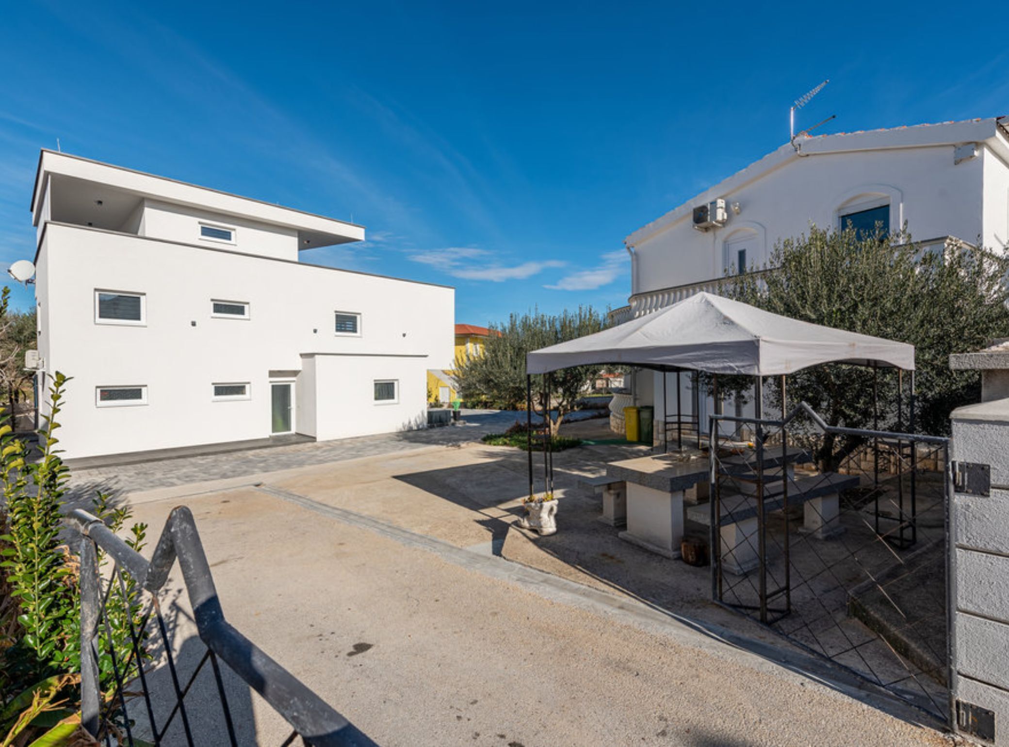 Departamento (De Luxe Three Bedroom Apartment with ) | Exterior