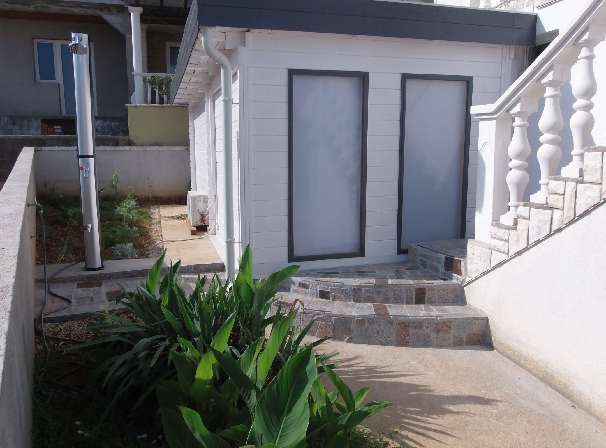 المنشأة من الخارج