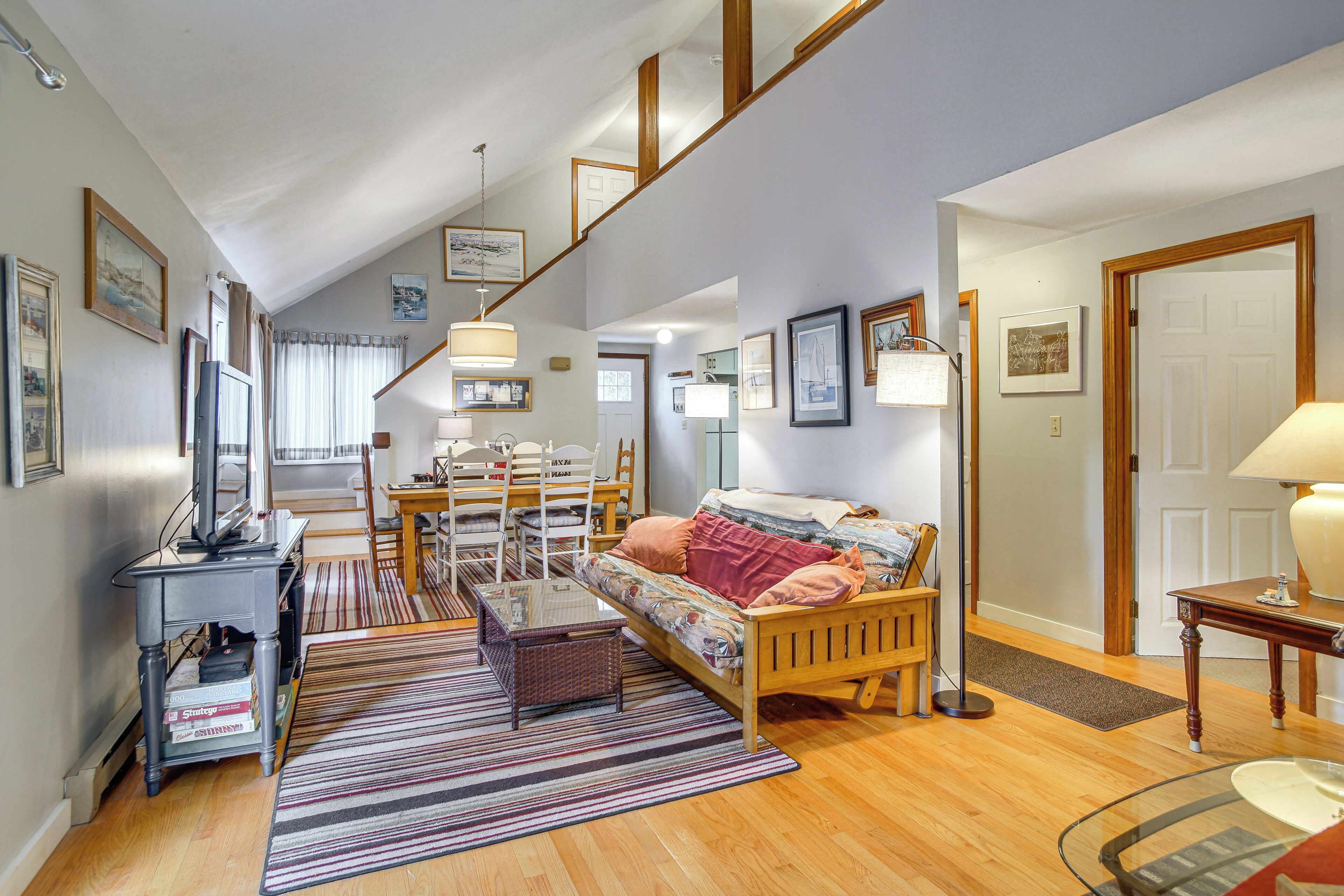 2 Mi To Main St & Beach! Family Home In Edgartown - Edgartown, MA