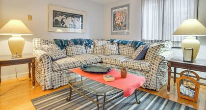 2 Mi to Main St & Beach! Family Home in Edgartown