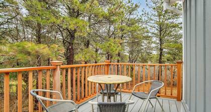 2 Mi to Main St & Beach! Family Home in Edgartown