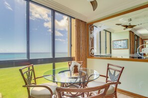 Dining - Unobstructed Oceanfront Bliss! Kauai Condo (Koloa)