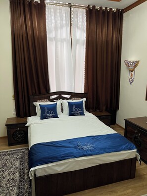 Quarto casal clássico, vista para a cidade