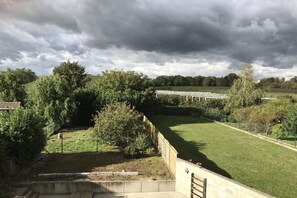 Property grounds - Countryside Stay with Terrace (Heers)