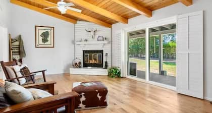 Charming Wine Country Retreat