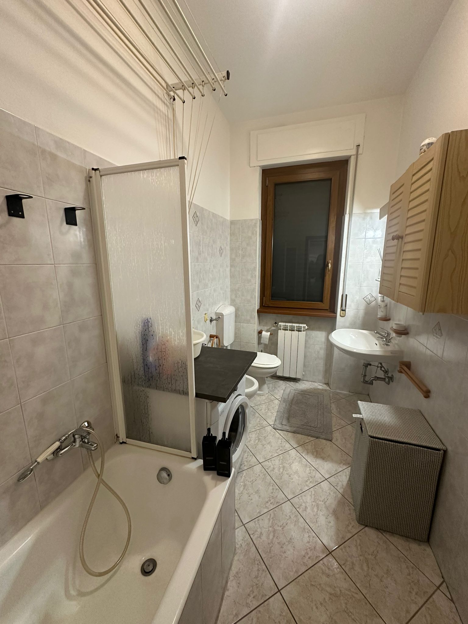 Doccia, asciugacapelli, bidet, asciugamani