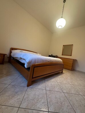 2 bedrooms, desk, iron/ironing board, travel crib - Tamagno Residence - Comfort in the Heart of the City (Varese)
